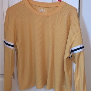 HOLLISTER YELLOW BOYFRIEND TEE